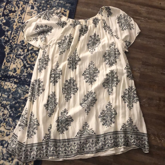 Cute off the shoulder dress - Picture 1 of 1